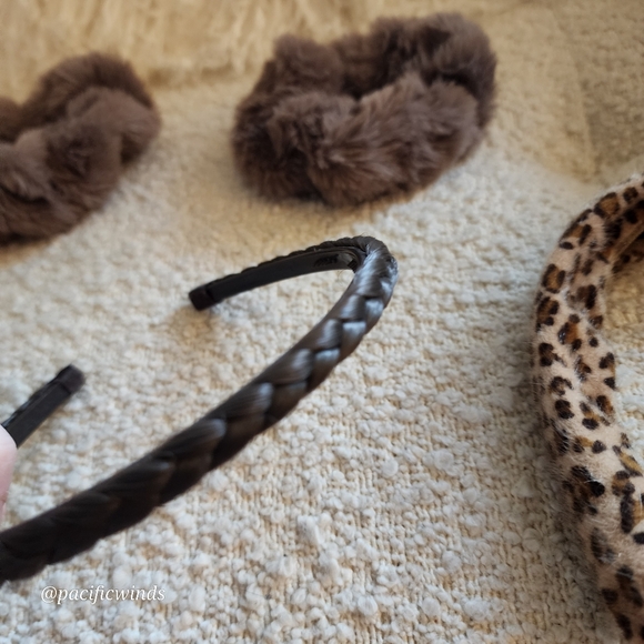 NWOT 3 HEADBANDS & 2 HAIR TIES - Picture 3 of 8